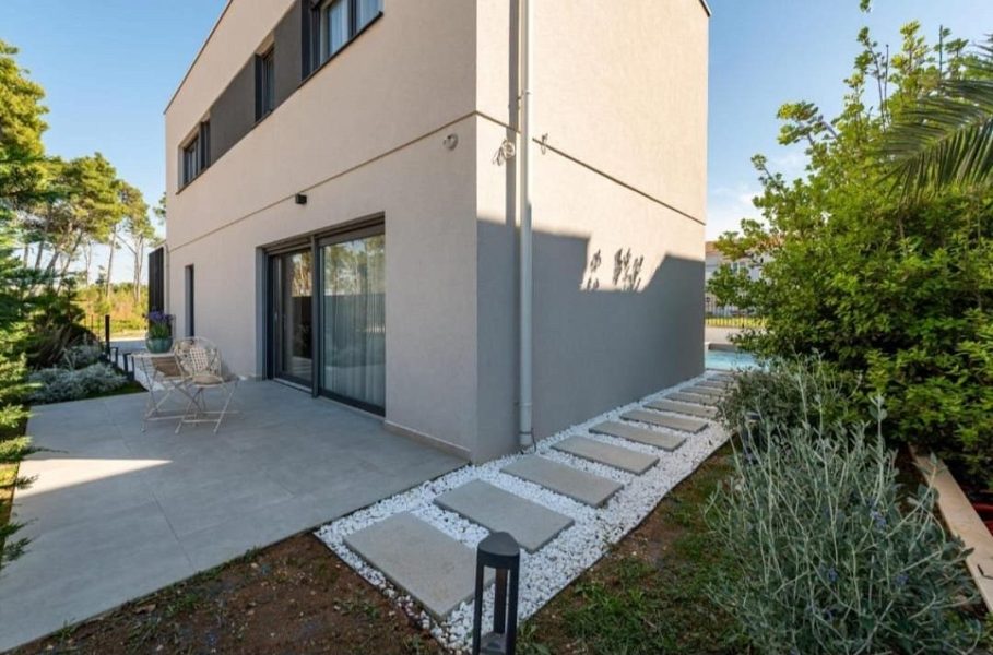 byt – Luxusní dvoupodlažní apartmán s bazénem, pouhých 50 m od moře - Privlaka , Privlaka, Chorvatsko – foto 36