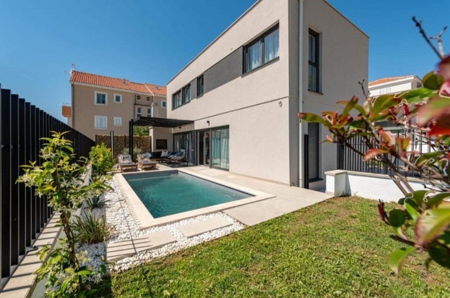 byt – Luxusní dvoupodlažní apartmán s bazénem, pouhých 50 m od moře - Privlaka , Privlaka, Chorvatsko – foto 34