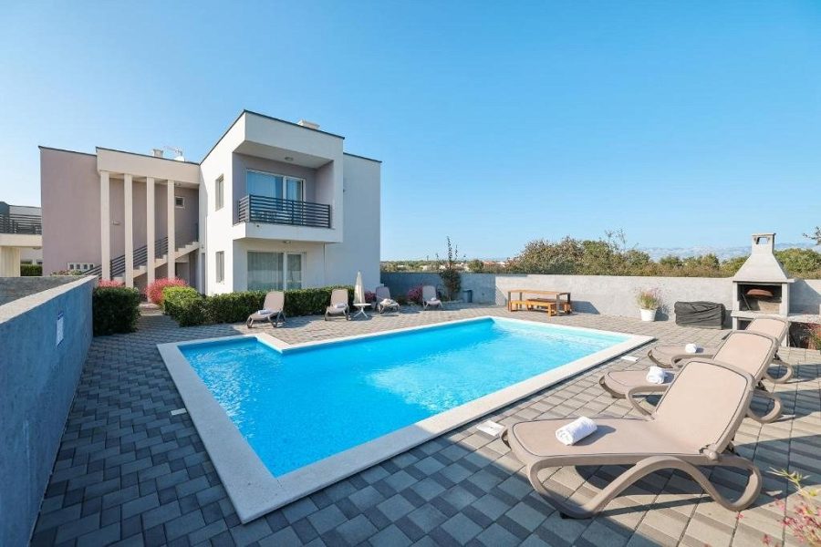 dům – Apartmánová vila s vyhřívaným bazénem - Zadar, Zaton , Nin, Chorvatsko – foto 1