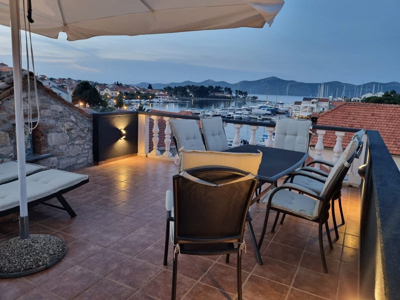 dům – AUTENTICKÝ STŘEDOMOŘSKÝ KAMENNÝ DŮM S ÚŽASNÝM VÝHLEDEM, Veli Iž, Chorvatsko – foto 7