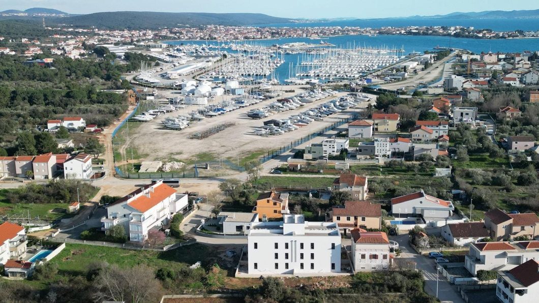 apartmán – Apartmán se střešní terasou a výhledem na moře - Sukošan, Sukošan, Chorvatsko – foto 2
