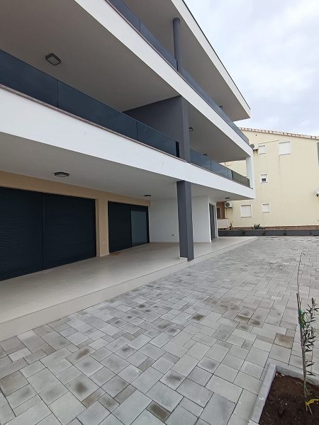 byt – Luxusní čtyřpokojový byt v první řadě u moře, Vir, Chorvatsko – foto 2