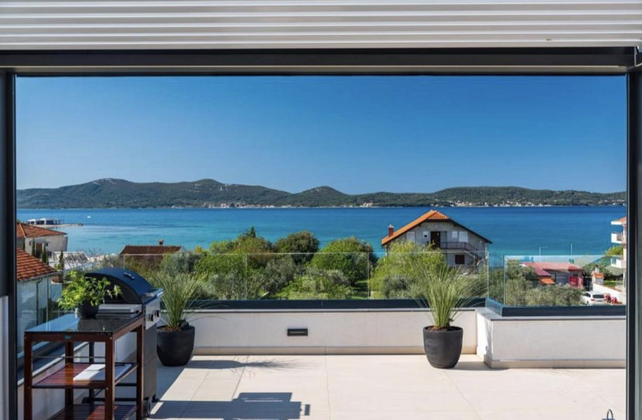 byt – Apartmán s velkou střešní terasou  a s úžasným výhledem na moře, Sukošan, Chorvatsko – foto 2
