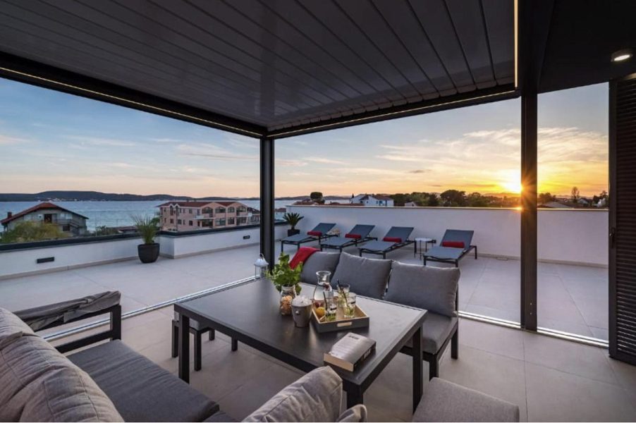 byt – Apartmán s velkou střešní terasou  a s úžasným výhledem na moře, Sukošan, Chorvatsko – foto 7