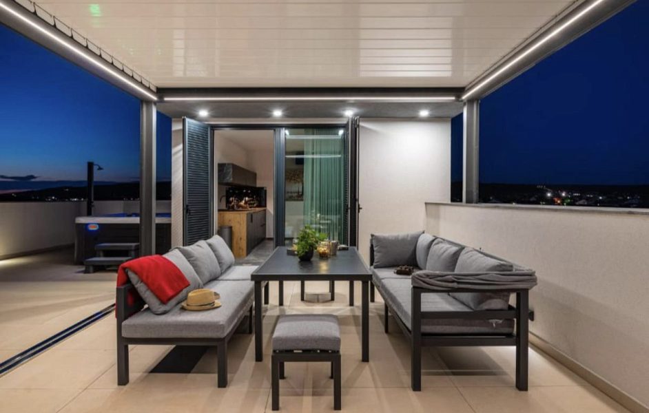 byt – Apartmán s velkou střešní terasou  a s úžasným výhledem na moře, Sukošan, Chorvatsko – foto 15