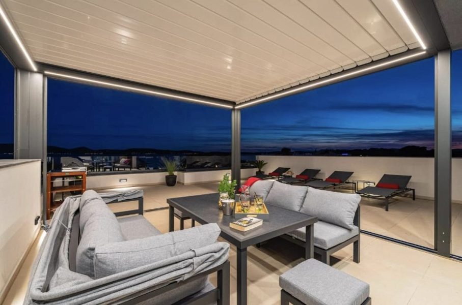 byt – Apartmán s velkou střešní terasou  a s úžasným výhledem na moře, Sukošan, Chorvatsko – foto 23