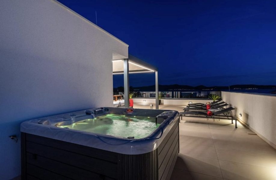 byt – Apartmán s velkou střešní terasou  a s úžasným výhledem na moře, Sukošan, Chorvatsko – foto 22