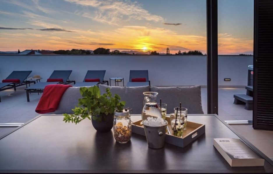 byt – Apartmán s velkou střešní terasou  a s úžasným výhledem na moře, Sukošan, Chorvatsko – foto 36