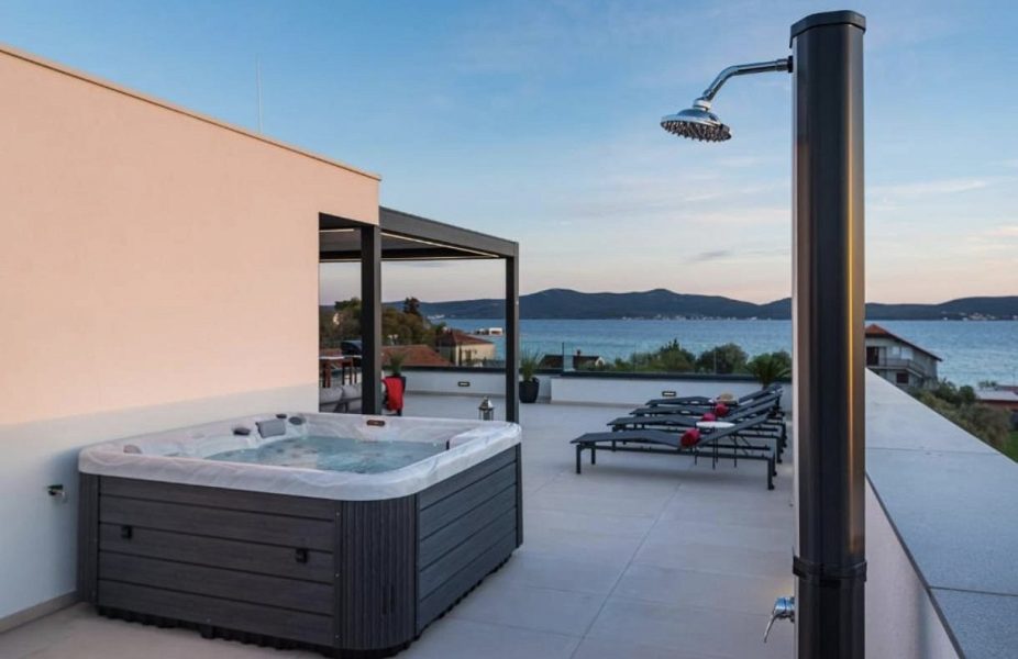 byt – Apartmán s velkou střešní terasou  a s úžasným výhledem na moře, Sukošan, Chorvatsko – foto 35