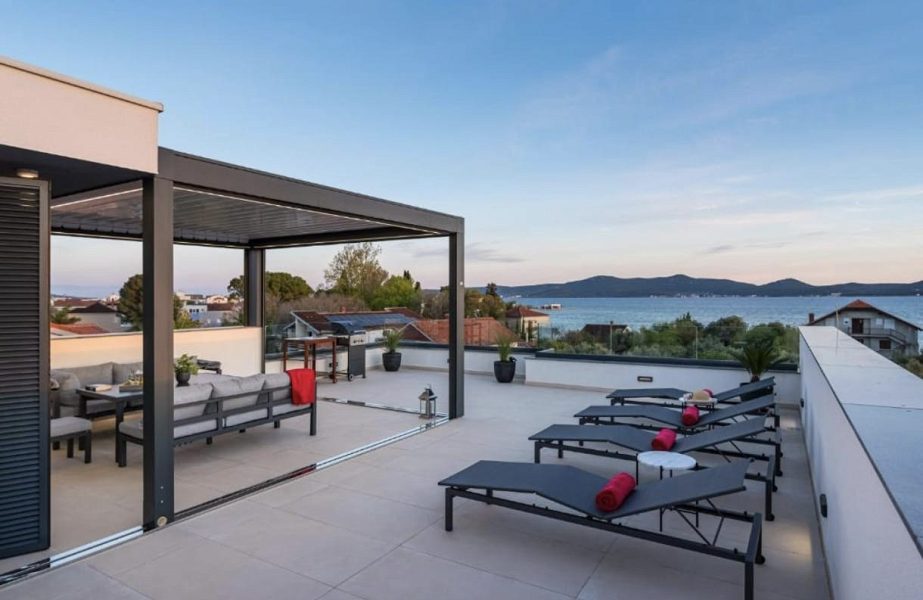 byt – Apartmán s velkou střešní terasou  a s úžasným výhledem na moře, Sukošan, Chorvatsko – foto 37