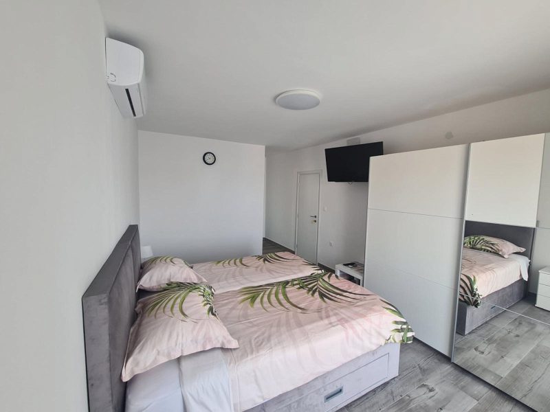 komerční prostor – Samostatně stojící dům se 4 apartmány 120 m od moře, Dramalj, Chorvatsko – foto 7