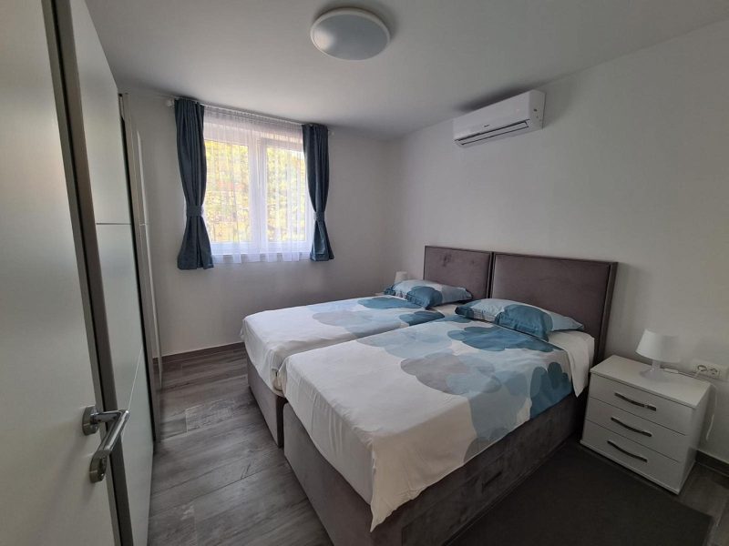 komerční prostor – Samostatně stojící dům se 4 apartmány 120 m od moře, Dramalj, Chorvatsko – foto 9