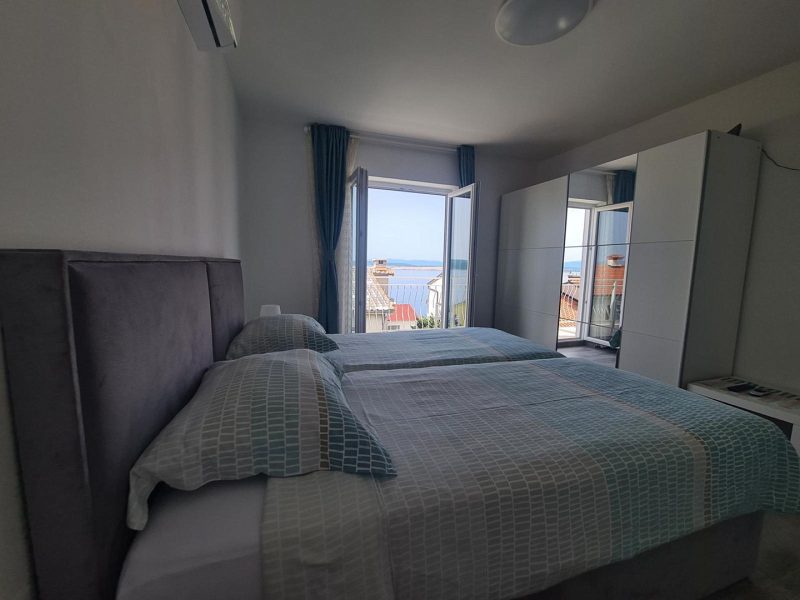 komerční prostor – Samostatně stojící dům se 4 apartmány 120 m od moře, Dramalj, Chorvatsko – foto 12