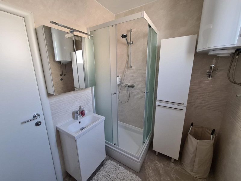 komerční prostor – Samostatně stojící dům se 4 apartmány 120 m od moře, Dramalj, Chorvatsko – foto 18