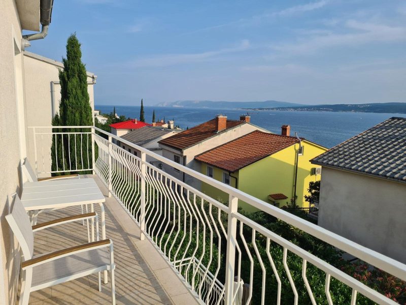 komerční prostor – Samostatně stojící dům se 4 apartmány 120 m od moře, Dramalj, Chorvatsko – foto 2