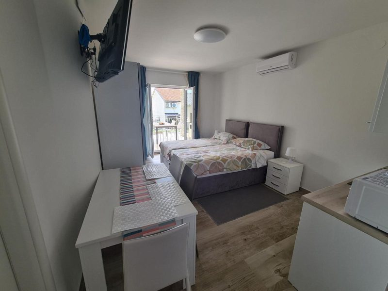 komerční prostor – Samostatně stojící dům se 4 apartmány 120 m od moře, Dramalj, Chorvatsko – foto 21