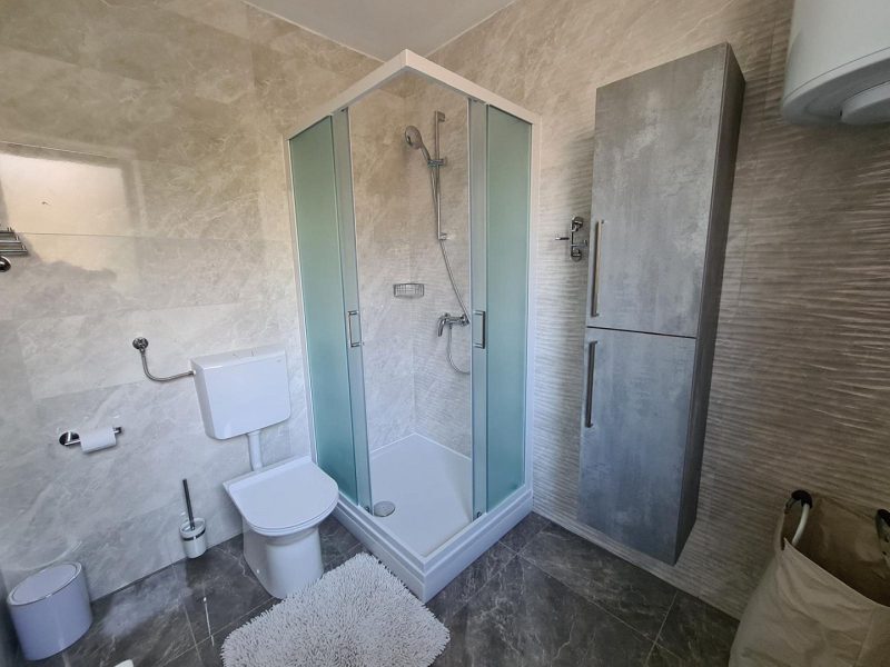 komerční prostor – Samostatně stojící dům se 4 apartmány 120 m od moře, Dramalj, Chorvatsko – foto 20