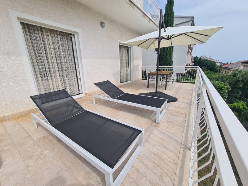 komerční prostor – Samostatně stojící dům se 4 apartmány 120 m od moře, Dramalj, Chorvatsko – foto 34