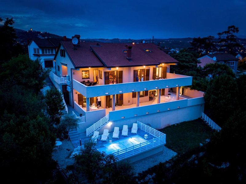 komerční prostor – Villa s pěti apartmány a bazénem, Bregi, Chorvatsko – foto 1