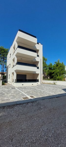 byt – Luxusní byt se střešní terasou a s výhledem na moře, Vir, Chorvatsko – foto 12