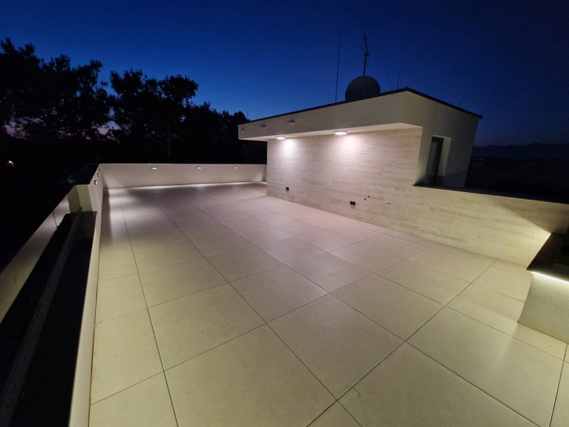 byt – Luxusní byt se střešní terasou a s výhledem na moře, Vir, Chorvatsko – foto 15