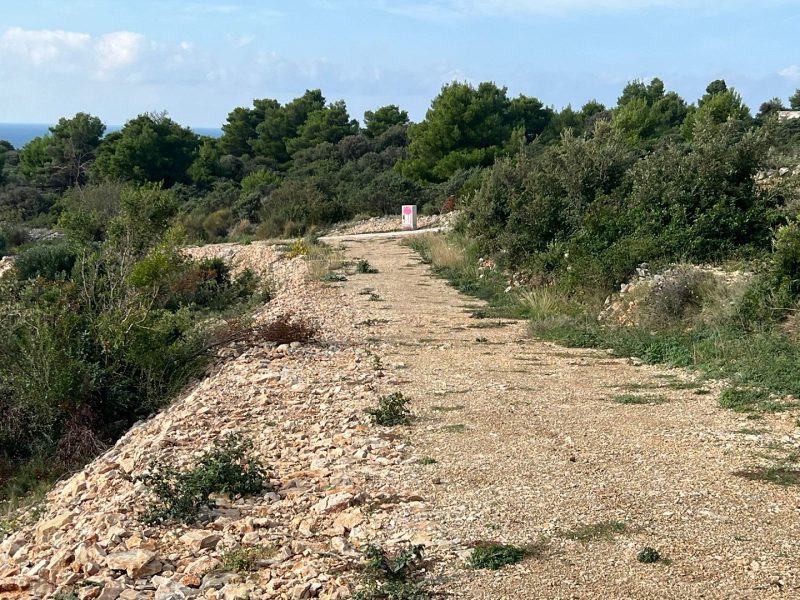 pozemek – Pozemek 12.000 m² s povolením ke stavbě superluxusní vily přímo u moře, Rogoznica, Chorvatsko – foto 2