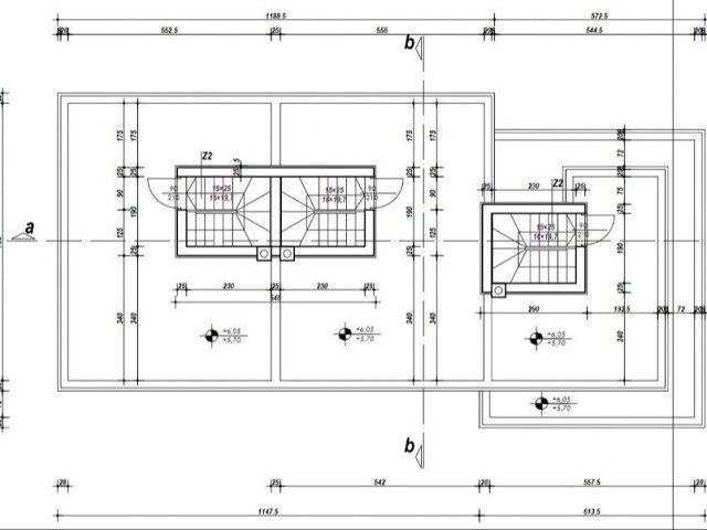 Půdorysy 2 – dům Dvoupodlažní dům s terasou a zahradou