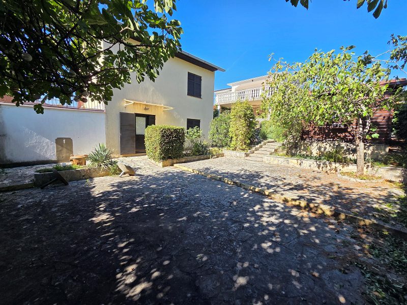 dům – Samostatně stojící dům se 2 bytovými jednotkami, Gornji Karin, Chorvatsko – foto 4