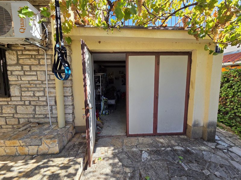 dům – Samostatně stojící dům se 2 bytovými jednotkami, Gornji Karin, Chorvatsko – foto 7