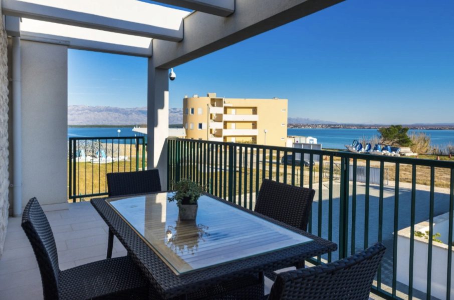 dům – Bytový dům Queen Beach se 4 apartmány a dechberoucím výhledem - Zadar, Nin , Nin, Chorvatsko – foto 1