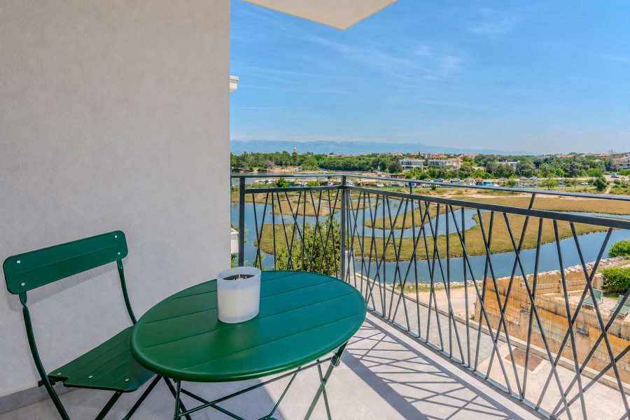 apartmán – Moderně zařízený dvoupatrový apartmán v první řadě u moře - Zaton , Zadarská župa , Chorvatsko – foto 1