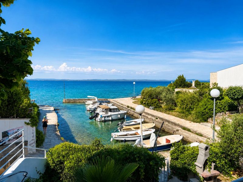 apartmán – Krásné apartmány a studia s výhledem, 10 m od moře - Petrčane, Zadar , , Chorvatsko – foto 2
